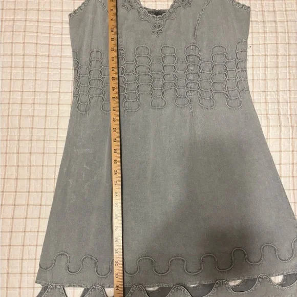 Embroidered Sleeveless Dress - Picture 11 of 12